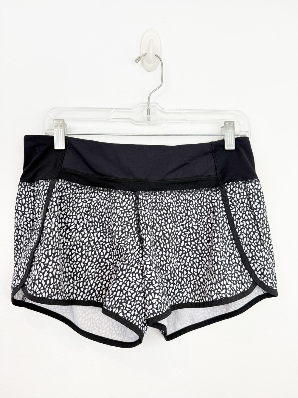 Lululemon Run Times Short Miss Mosaic Black Size 6